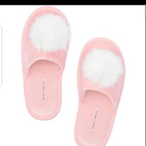 New with tag Pink pom pom slippers